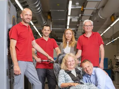 nicole-niquille-schlitten-abholen-orthotec