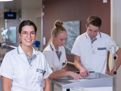 Drei Mitarbeitende aus den Gesundheitsberufen des SPZ