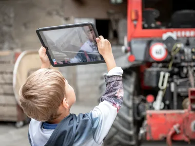 Sven Widmer mit seinem iPad10