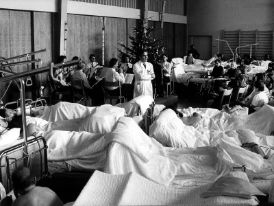 Guido A. Zäch in den 70ern im schweizerischen Paraplegikerzentrum Basel