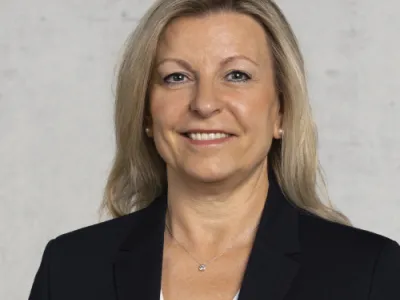 Orthotec Leiterin Administration Portrait Renate Peter