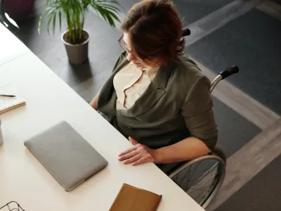 bild_arbeitsplatz_rollstuhl_2