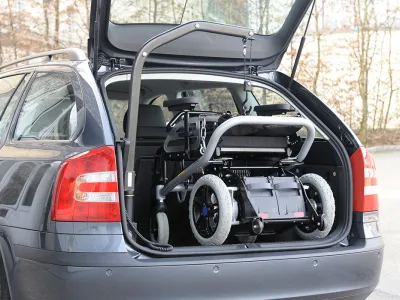 Orthotec Fahrzeugumbau Rollstuhl verladen Kofferraumlift 5159