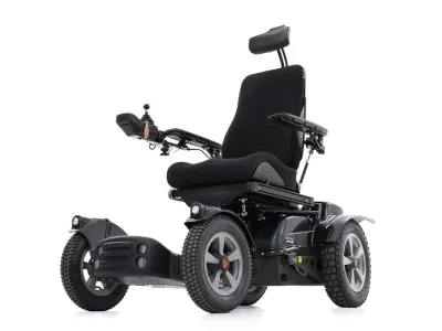 Orthotec Rehabilitationstechnik Elektro-Rollstuhl Aussenbereich Permobil X850