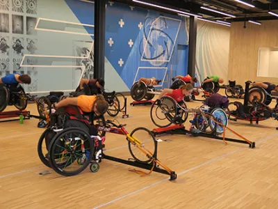 Trainingshalle für Rollstühle im Schweizer Paraplegiker-Zentrum