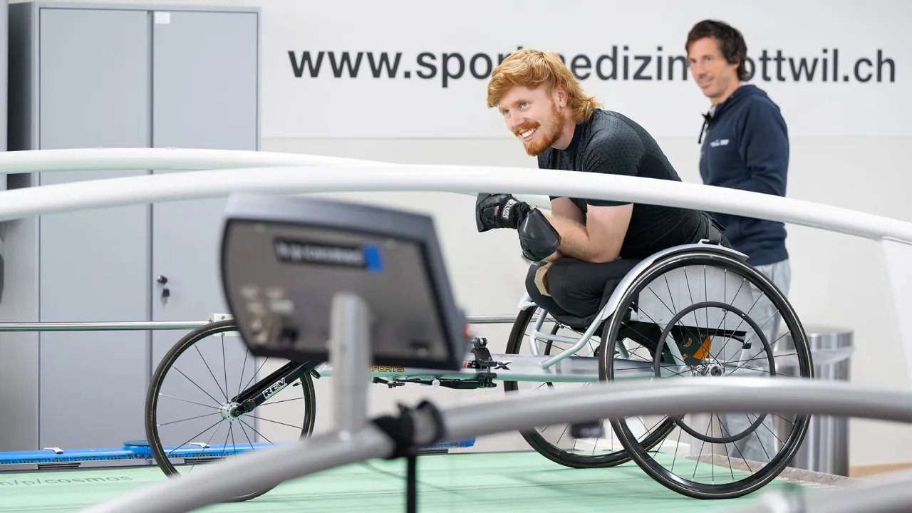 Tim Harder in der Sportmedizin