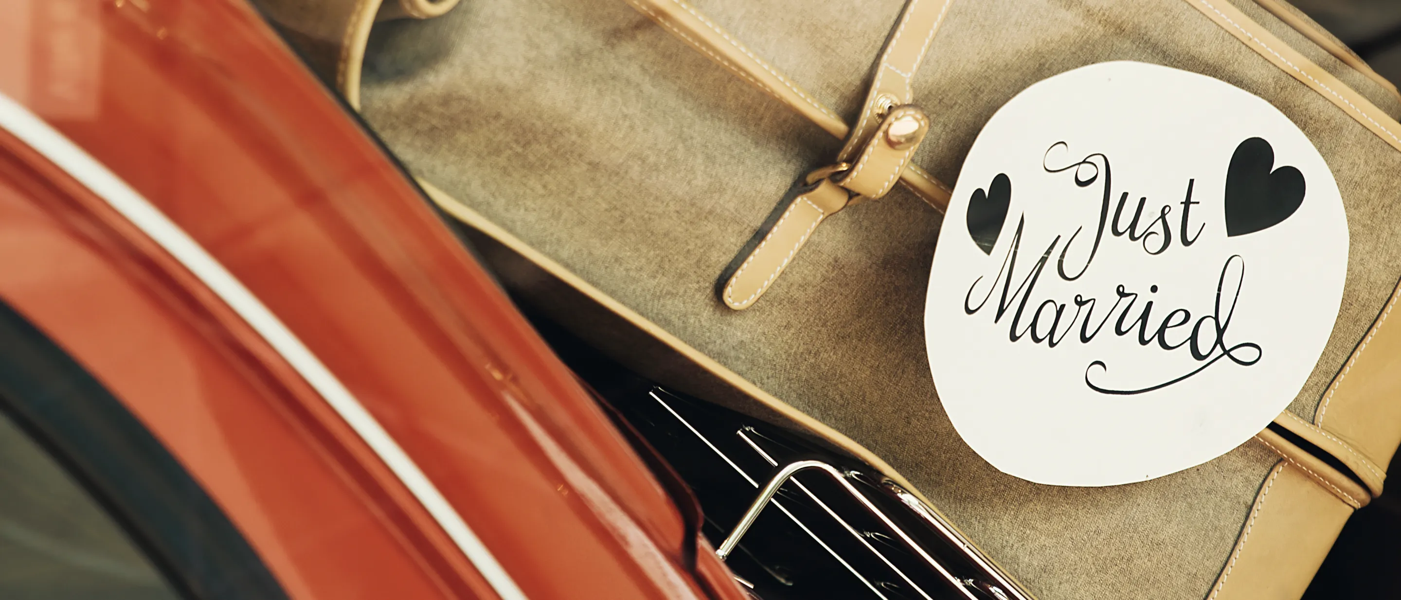 A sign bearing the words “Just married”. 