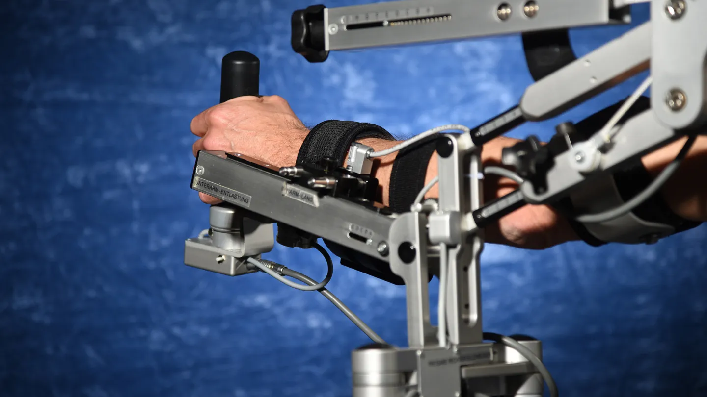 ARMEO - Armroboter zur Therapie der Armfunktion