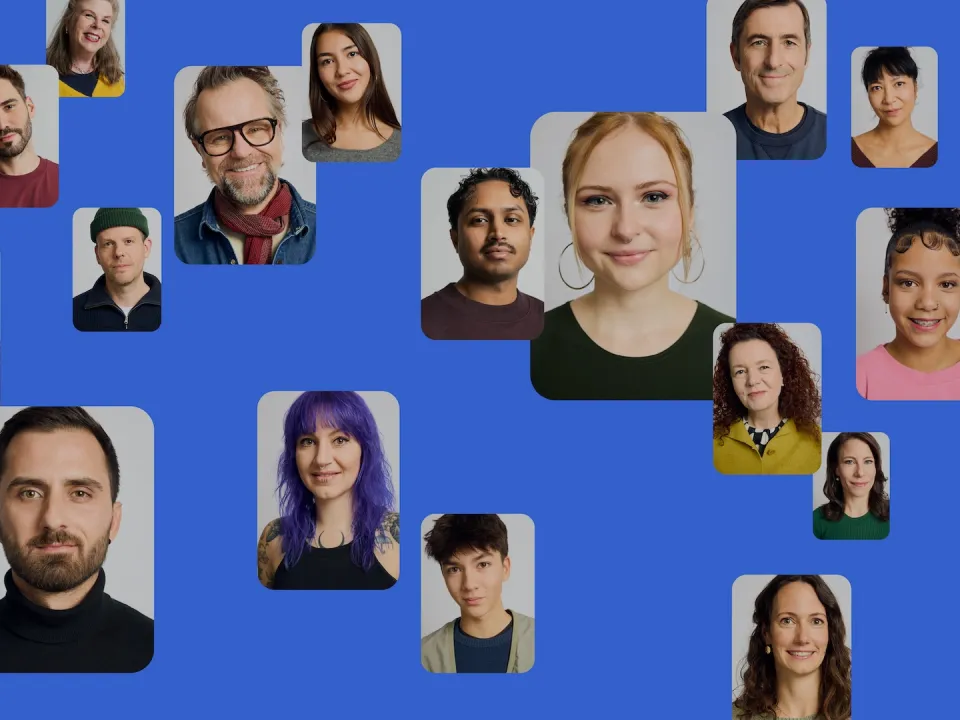 Portraitfotos von diversen Mitgliedern der Schweizer Paraplegiker-Stiftung auf blauem Hintergrund.