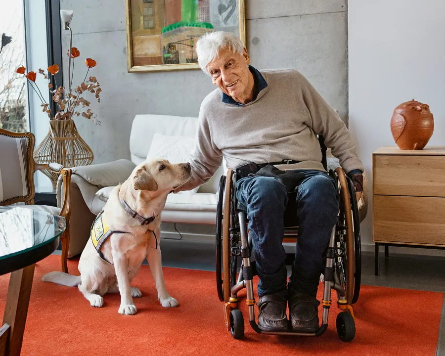 Daniel Joggi mit seinem Hund