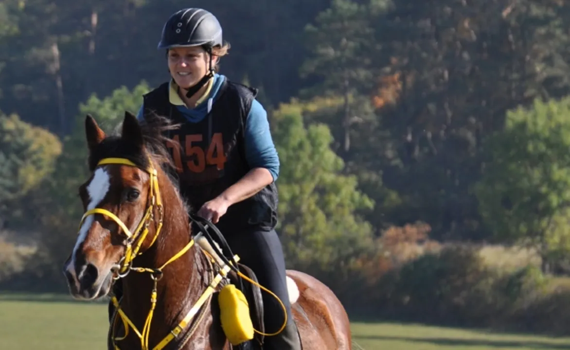 Die Mitarbeitende des Schweizer Paraplegiker-Zentrums hat einen Charity-Spendenritt absolviert.