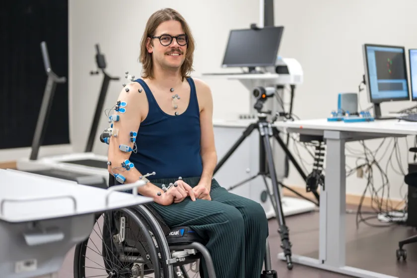 Matthias Lötscher im Funktionslabor