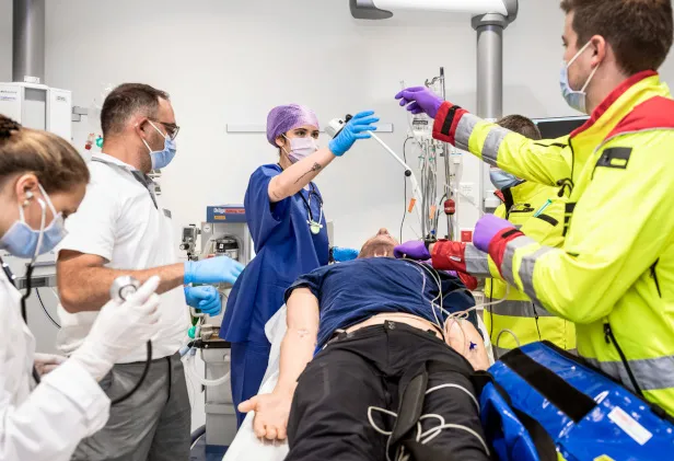 Patientenübergabe im Schockraum