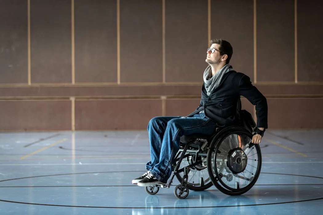 Antoine Barizzi in der Turnhalle