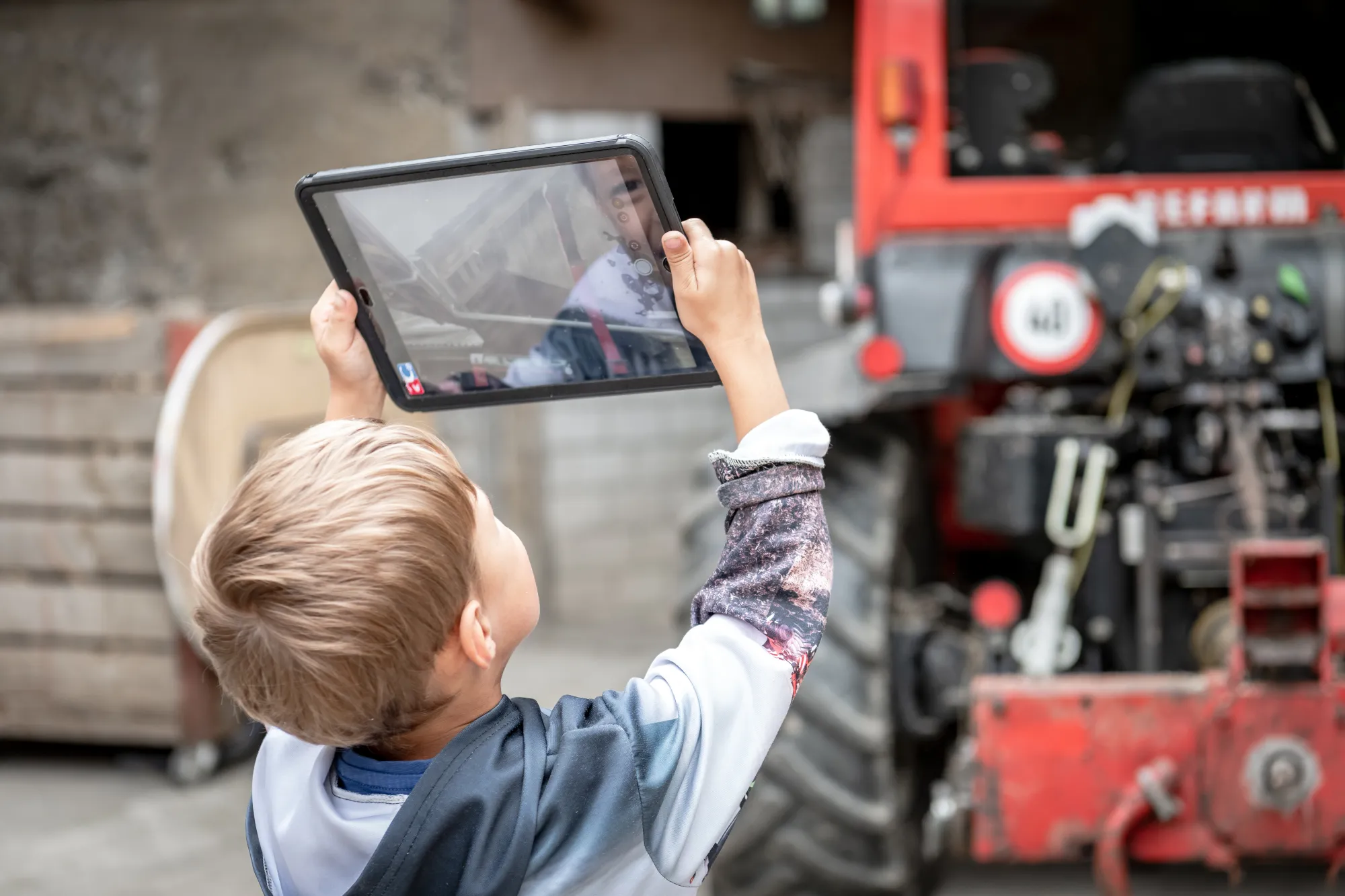 Sven Widmer mit seinem iPad10