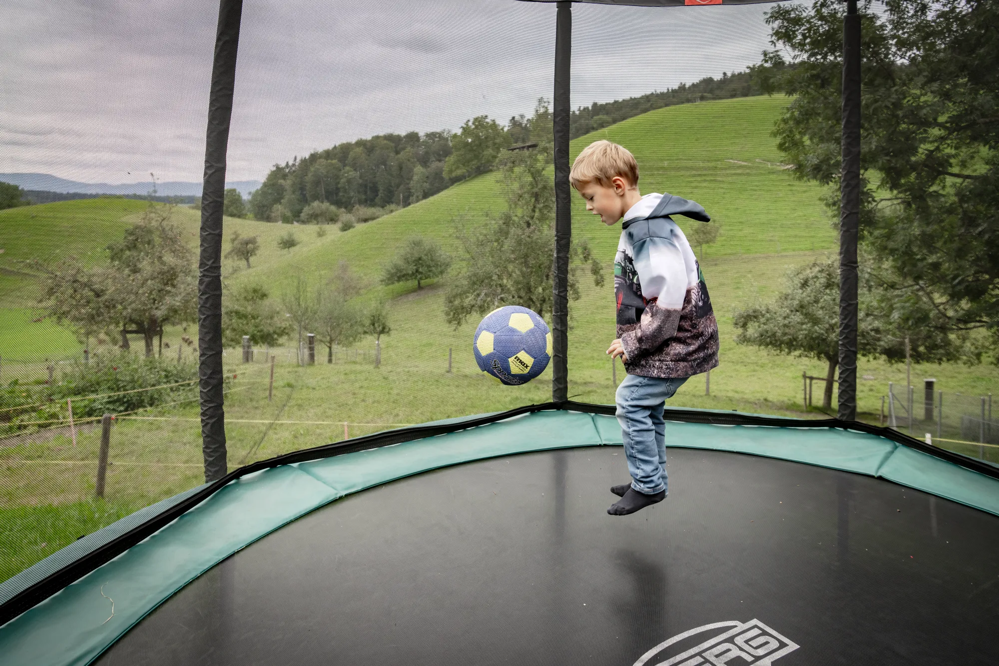 Sven Widmer auf dem Trampolin