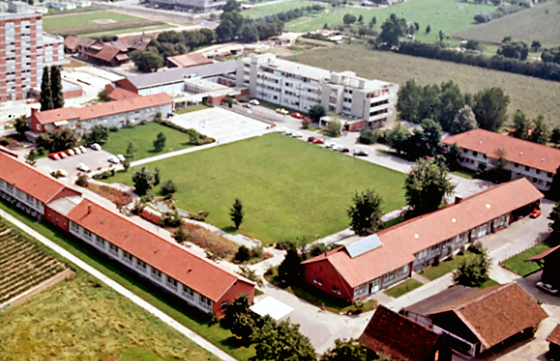 Luft-Aufnahme des Schweizerischen Paraplegikerzentrums in Basel.