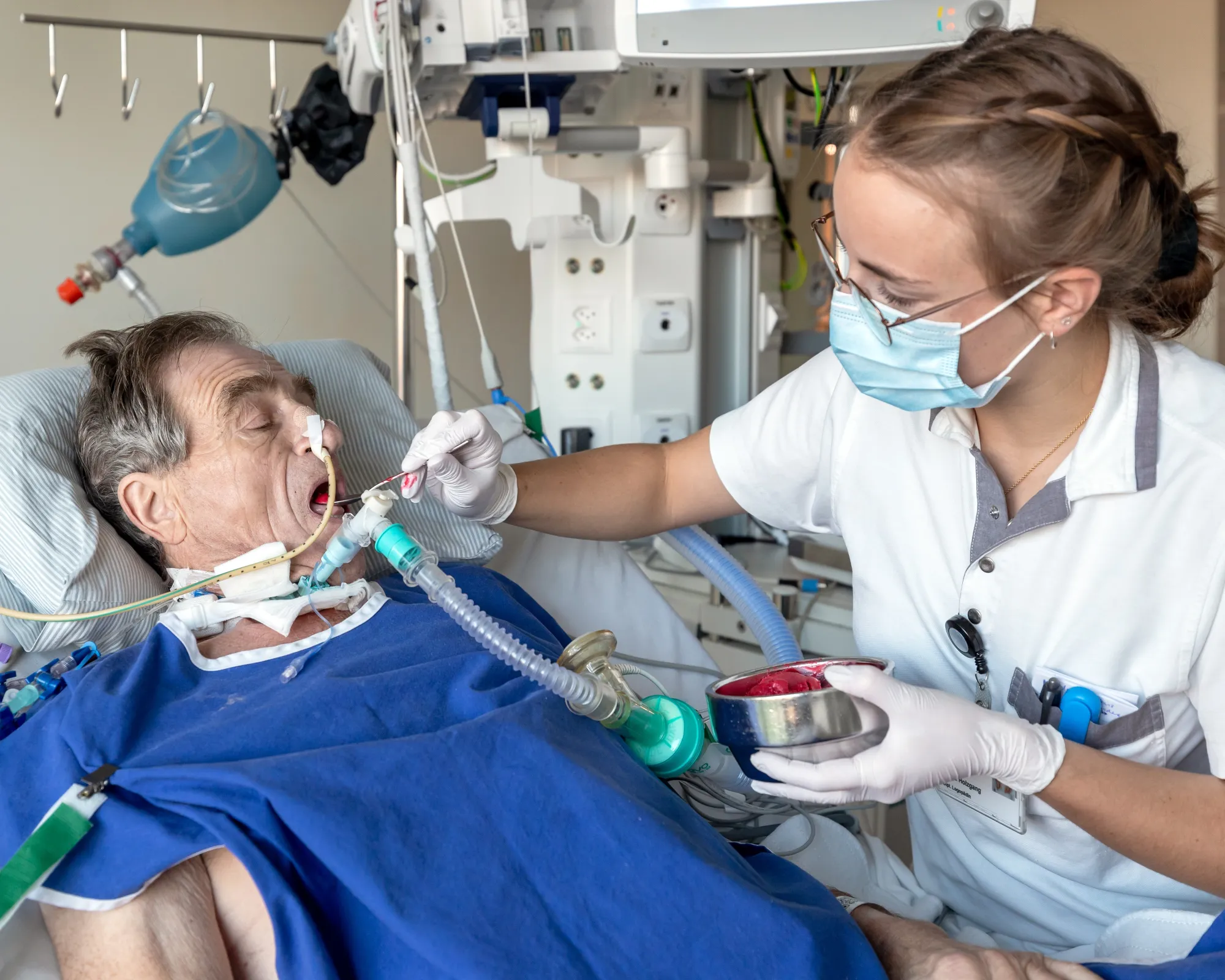 Tabea Holzgang mit Patient