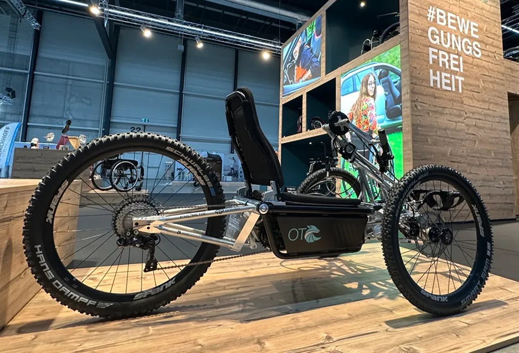 Rollstuhlsport Mountain-Handbike OT FOXX K1 Seitenansicht