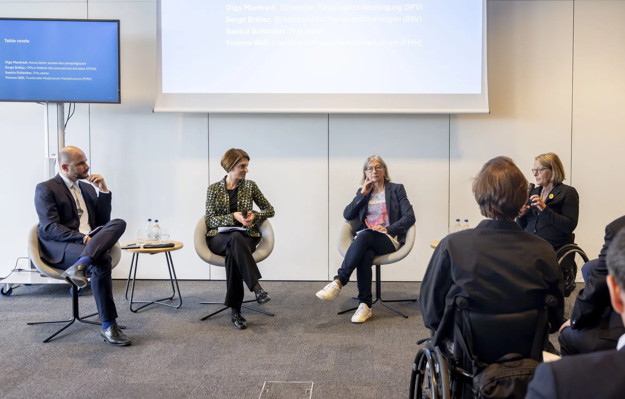 Podiumsdiskussion zur nationalen Strategie Querschnittlähmung.