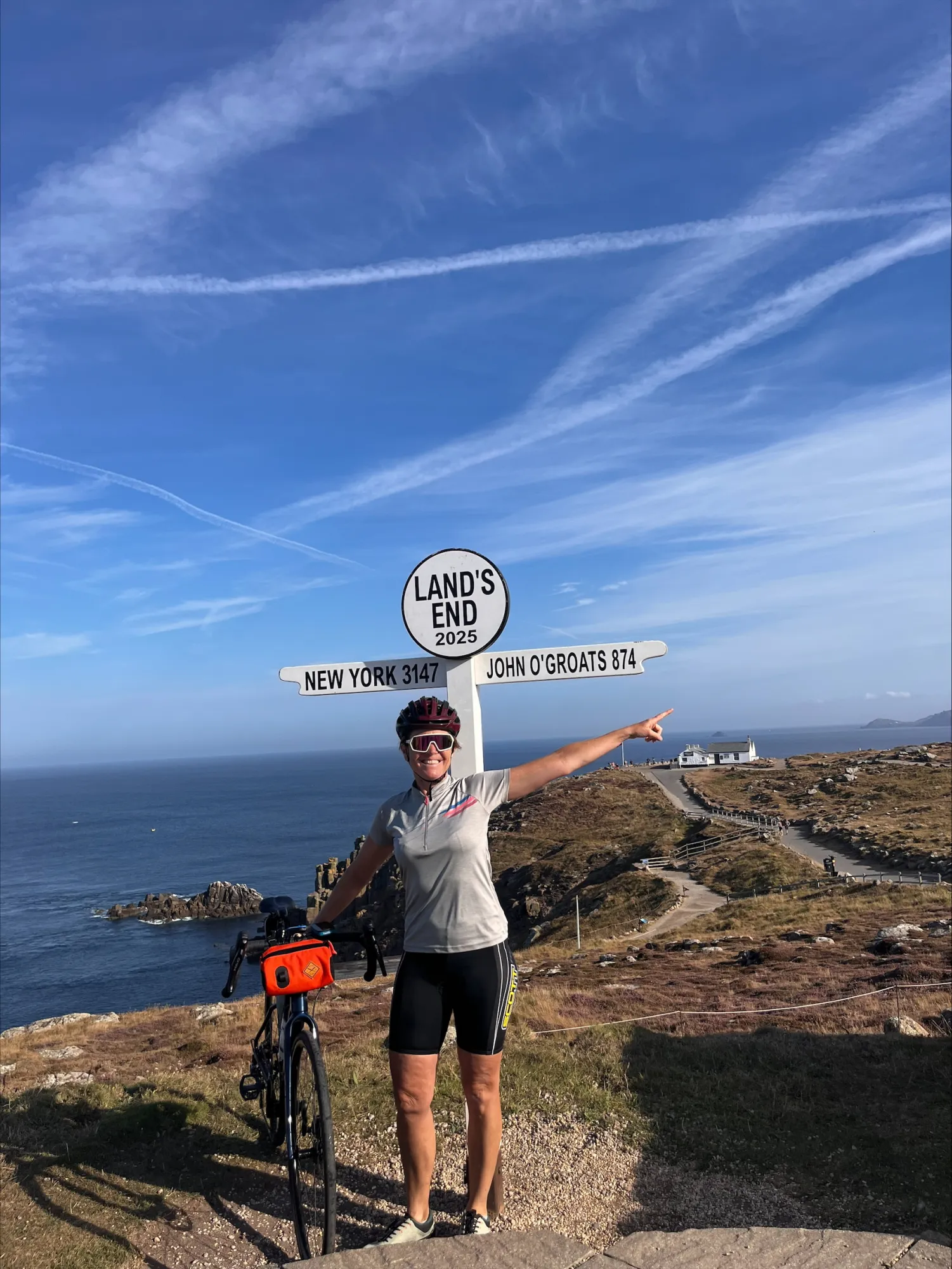 Die Reise beginnt in Land’s End, einem spektakulären Kliff an der Atlantikküste.