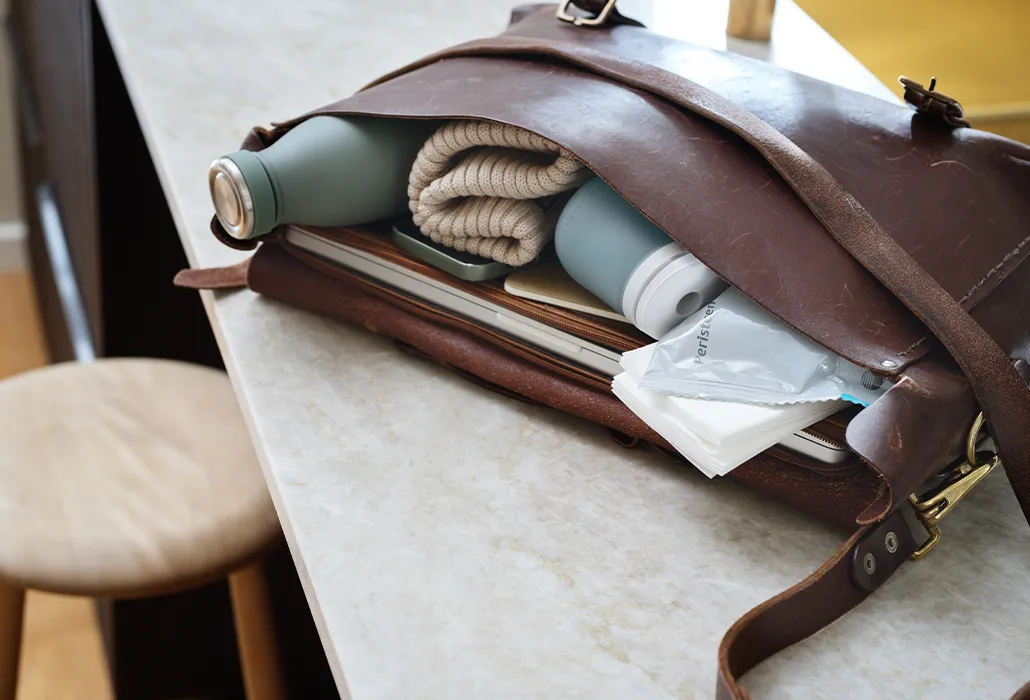 Coloplast Peristeen Light - Lifestyle Tasche mit Alltagsutensilien