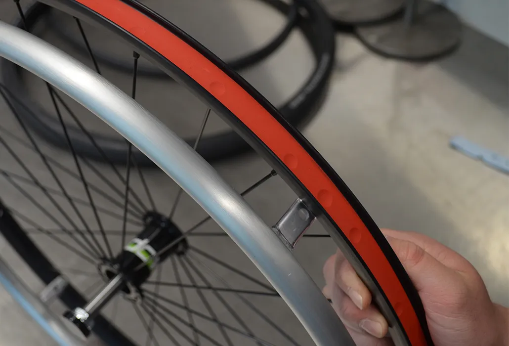 Orthotec Rehatechnik Pneu Wechsel Felgenband kontrollieren