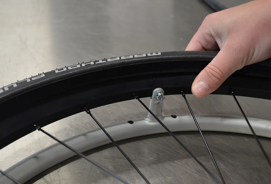 Orthotec Rehatechnik Pneu aufziehen