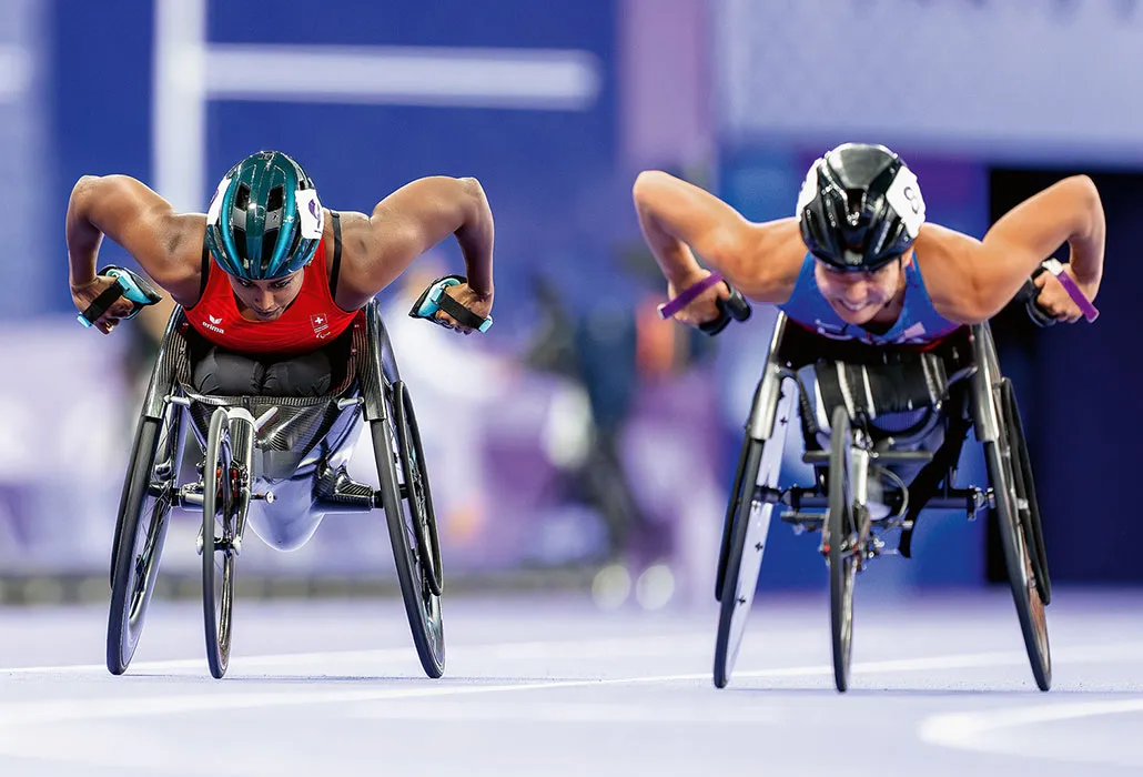 Alexandra Helbling fährt an einem Wettkampf über 100 Meter im Final.