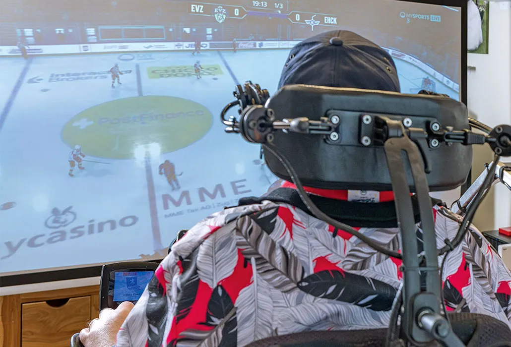 Gion Stiffler schaut Eishockey