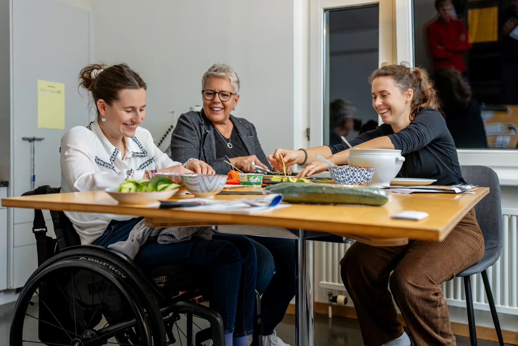 Gemeinsames Kochen in der ParaWG Zürich