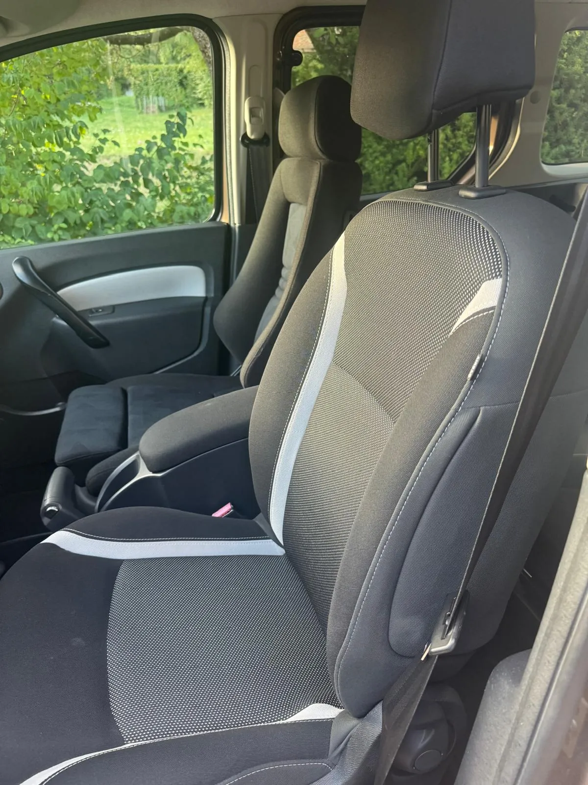 occasion-renault-kangoo-grisewood-12.jpg