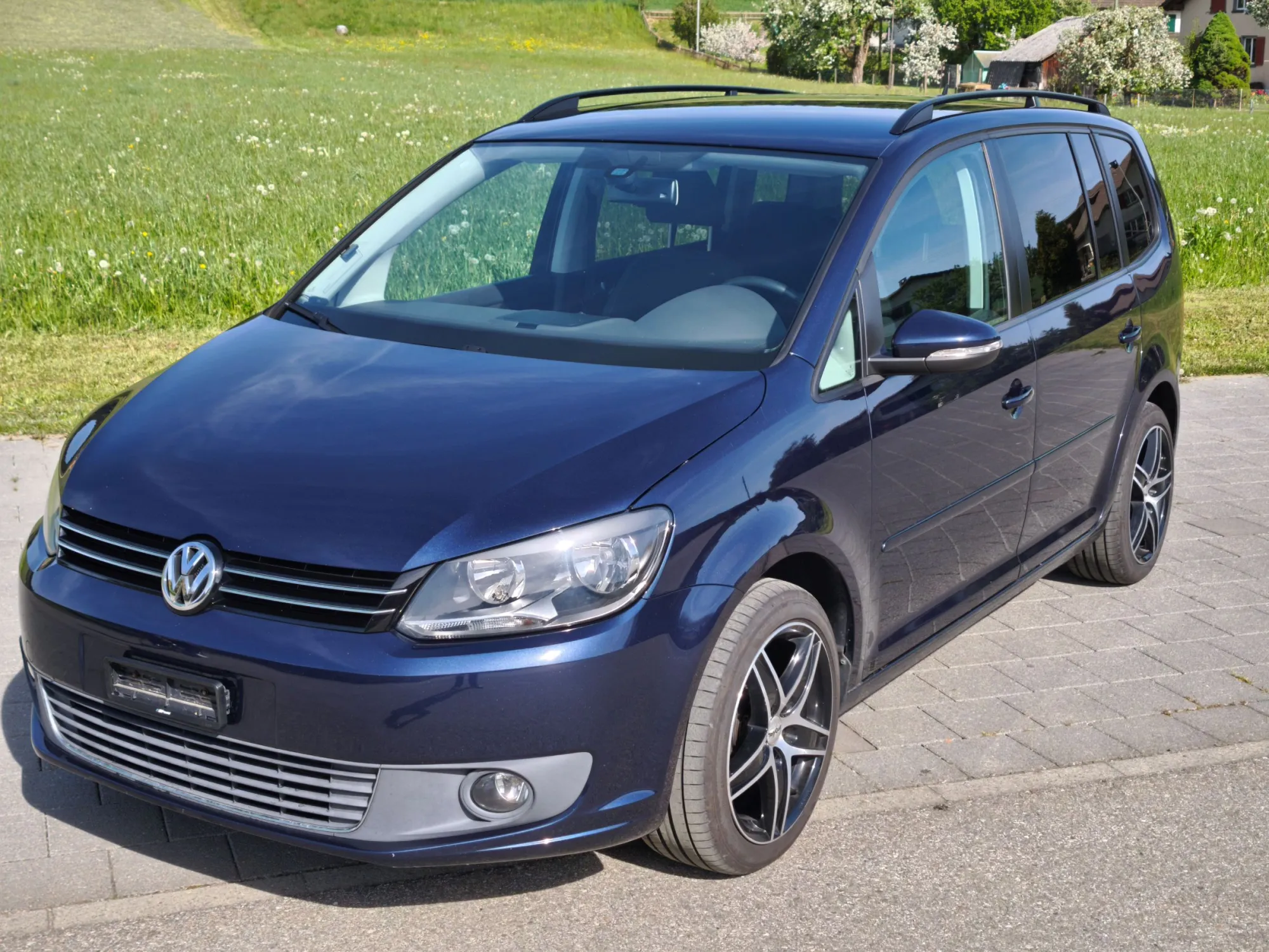 occasion-vw-touran-studer-01.jpg