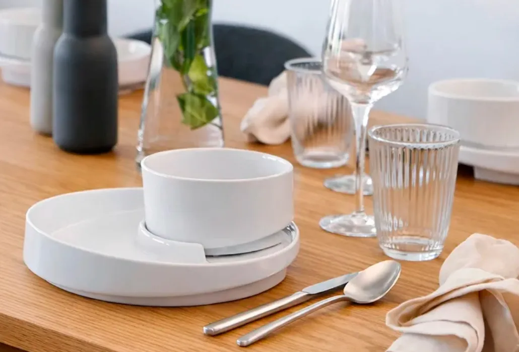 Une vaisselle fonctionnelle comme aide pour le quotidien pour manger de manière autonome