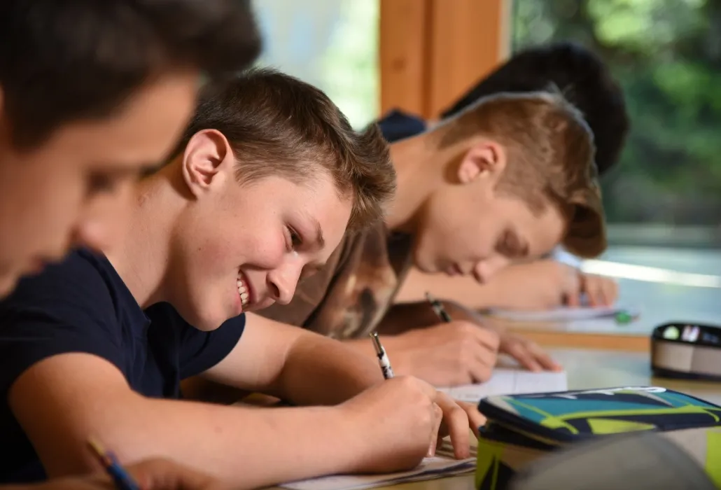 Dem Querschnittgelähmten macht die Schule mehr Spass als früher.