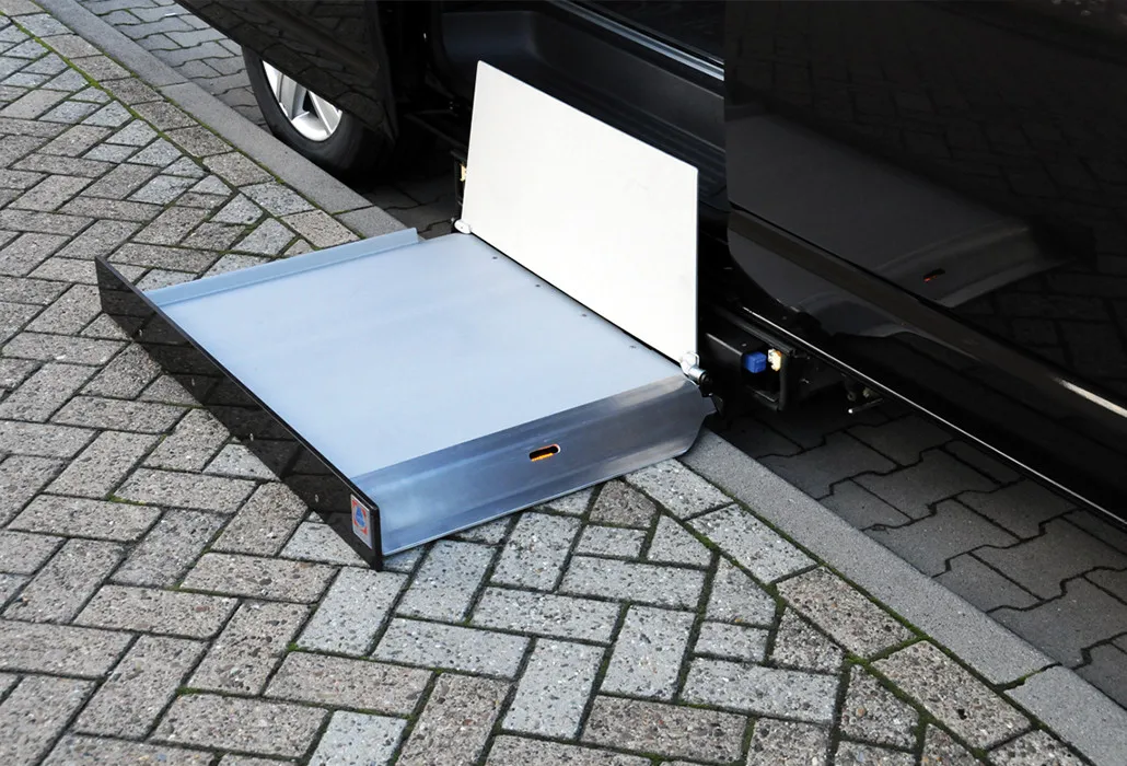 Orthotec Fahrzeugumbau Rollstuhllifte Kassettenlift K90 Aktiv
