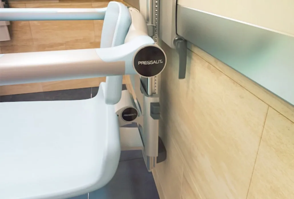 Orthotec Rehabilitationstechnik Alltägliches Duschklappsitz Pressalit life