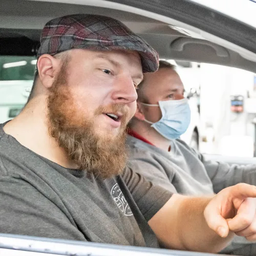 Bruno Grünenfelder als Fahrlehrer unterwegs
