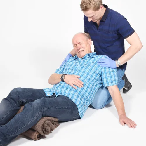 Wache Person nach Stromunfall