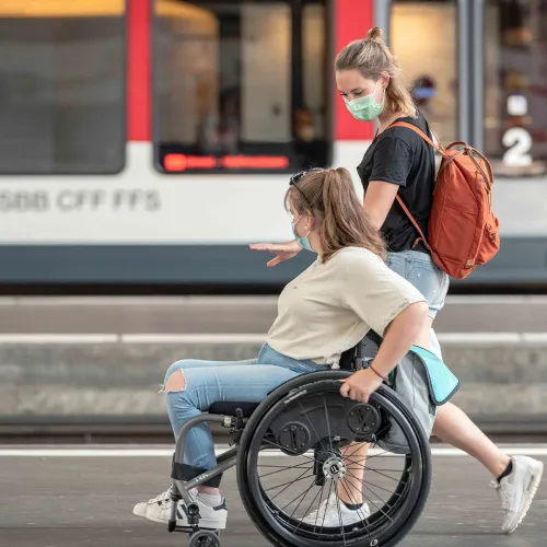 tipps-im-umgang-mit-rollstuhlfahrer-header