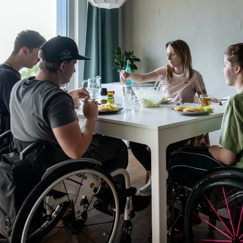 https://backend.paraplegie.ch/sites/default/files/styles/thumbnail/public/2025-02/Gruppe%20Seeseitig%20II%20%281%29_0.jpg.webp?itok=iStmRs2k
