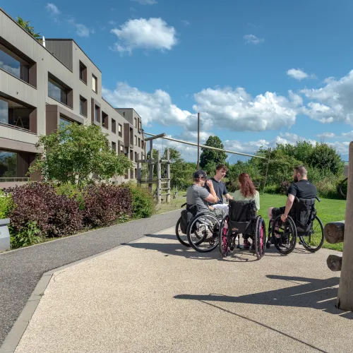 https://backend.paraplegie.ch/sites/default/files/styles/thumbnail/public/2025-02/Gruppe%20Seeseitig%20II%20%281%29_0.jpg.webp?itok=iStmRs2k